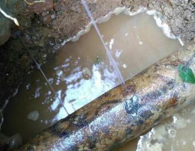 工布江达楼顶渗水维修公司分享下地暖漏水的原因及检测方法。